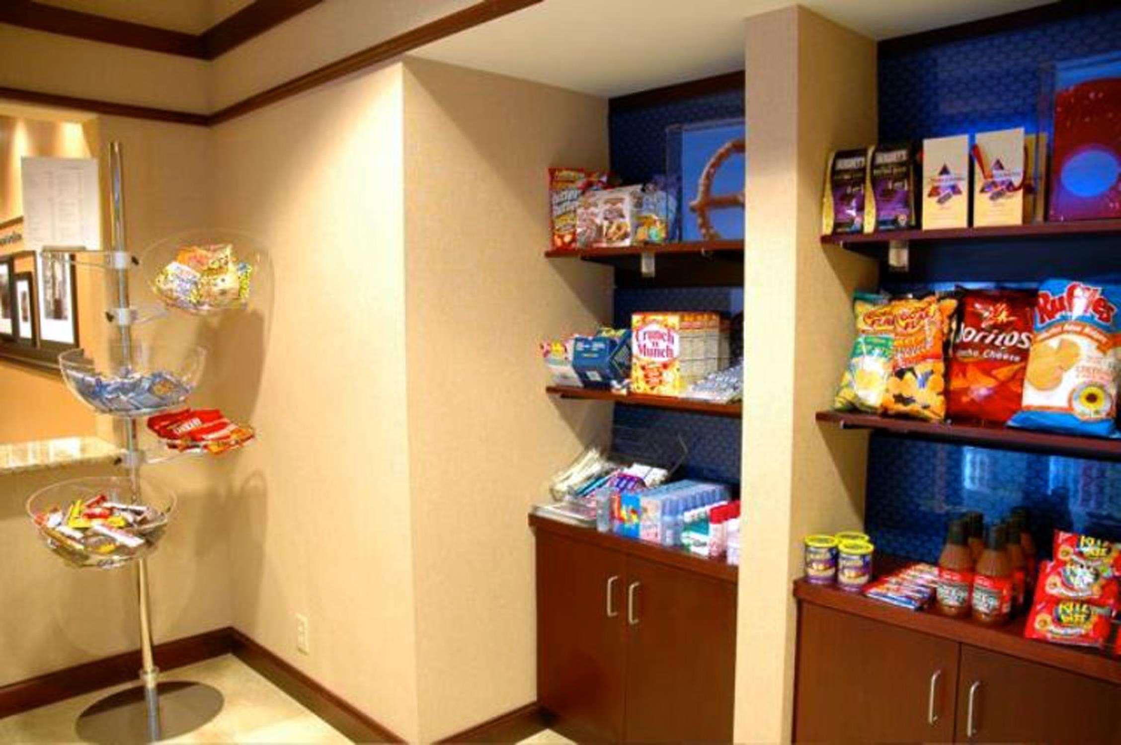 Hampton Inn Calera Restaurant photo