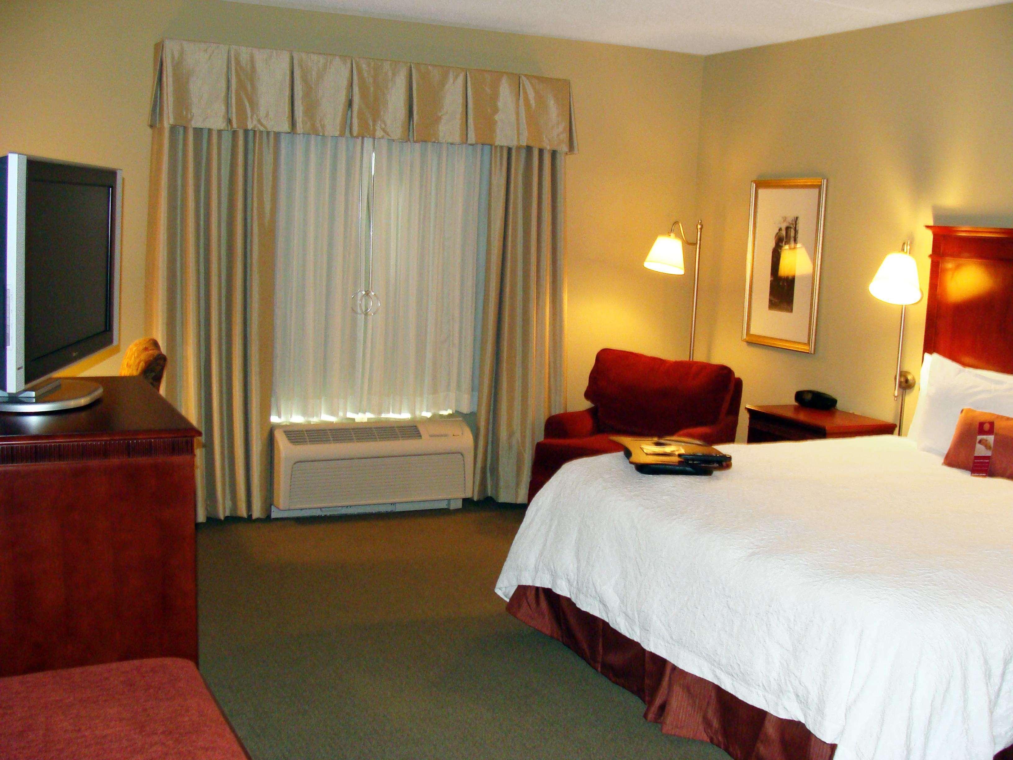 Hampton Inn Calera Room photo