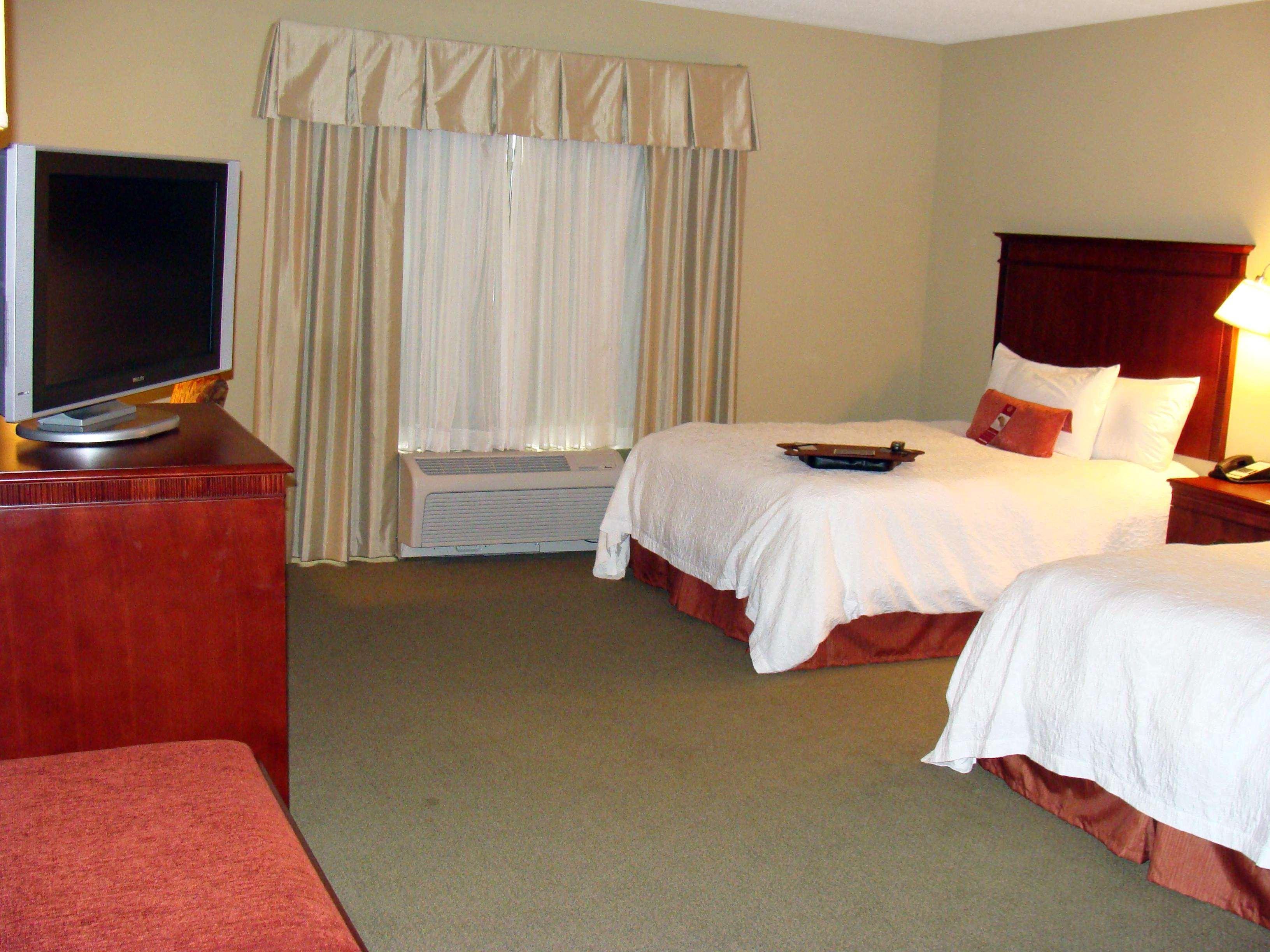 Hampton Inn Calera Room photo