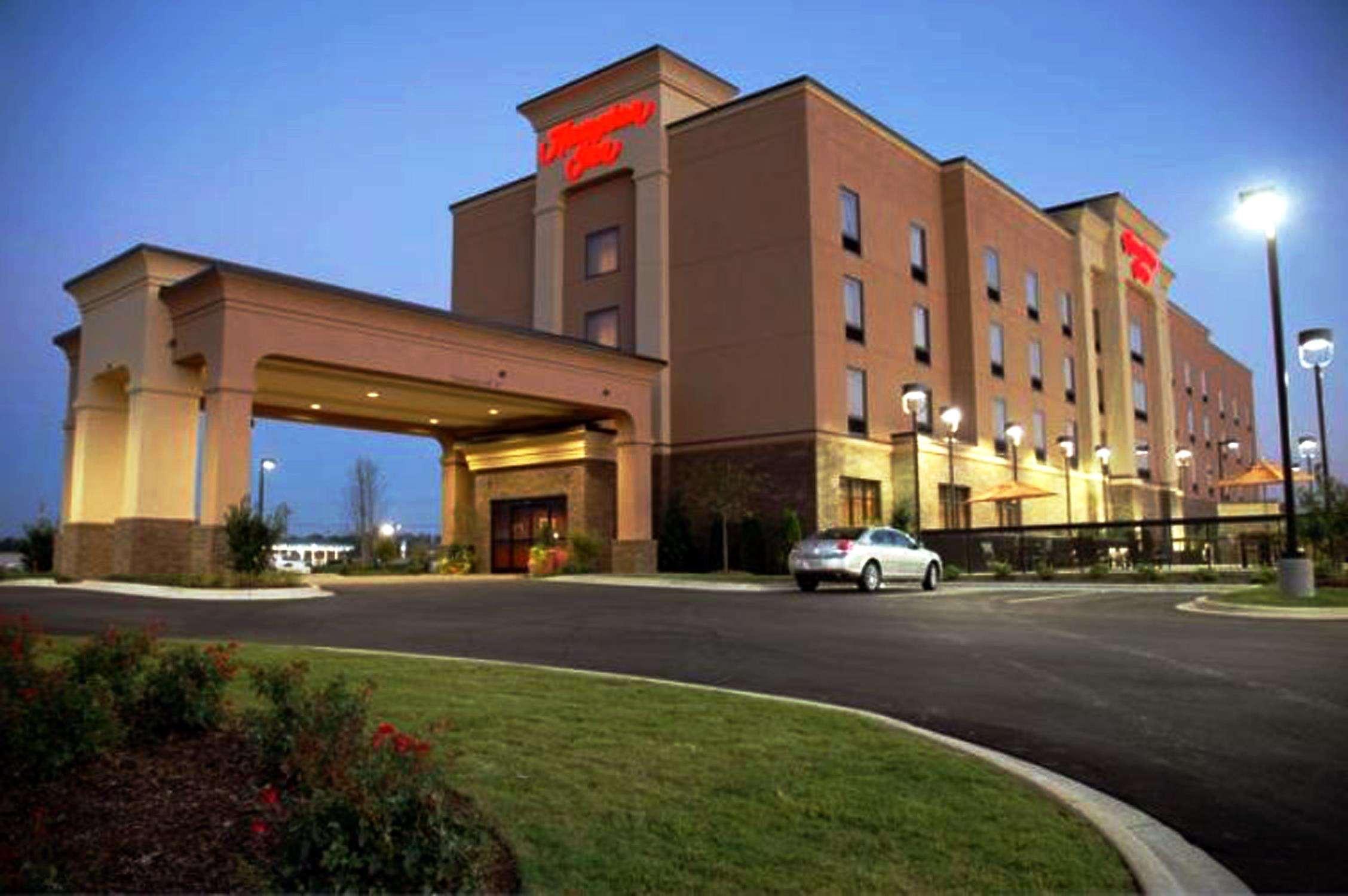 Hampton Inn Calera Exterior photo