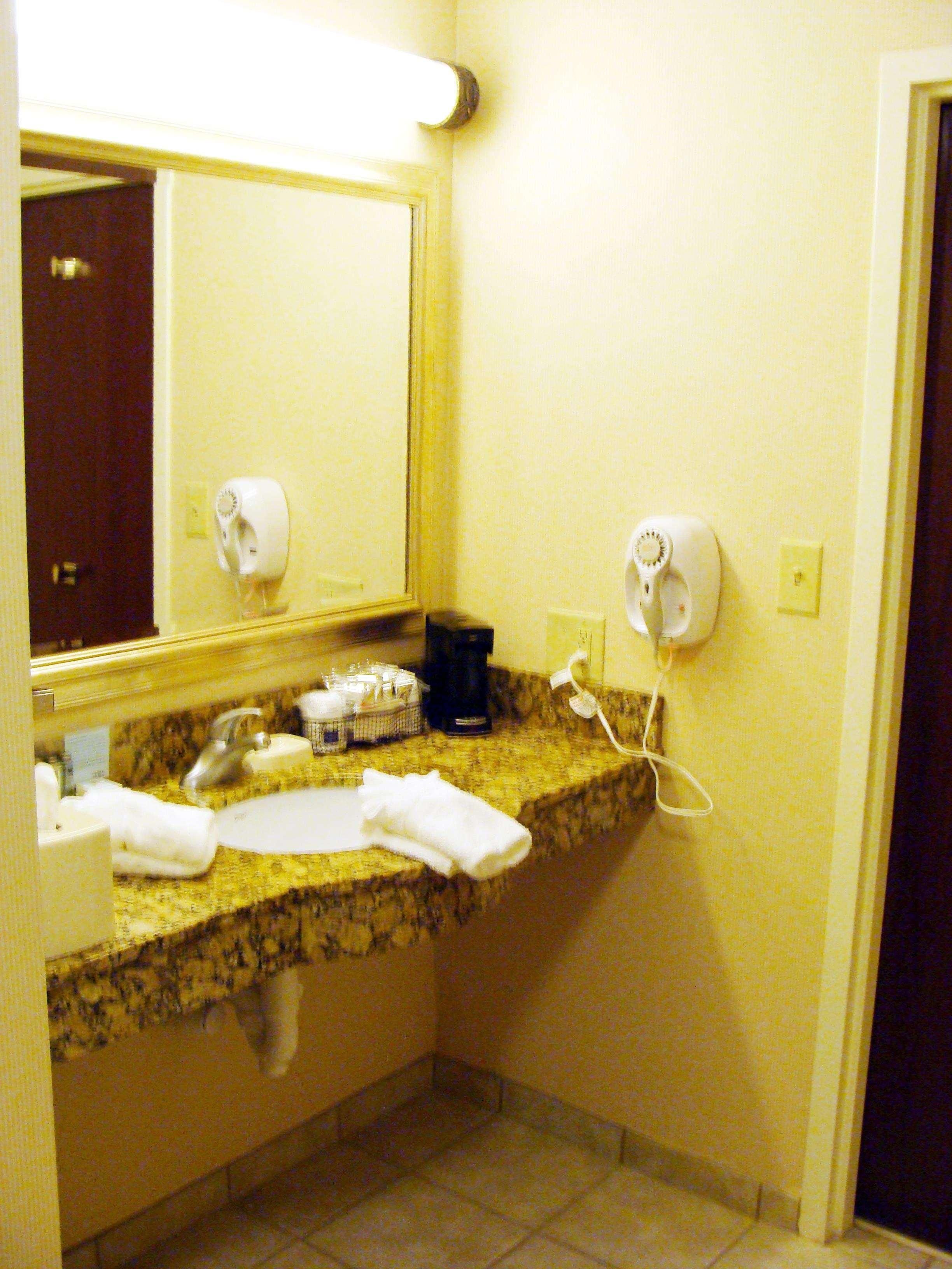 Hampton Inn Calera Exterior photo
