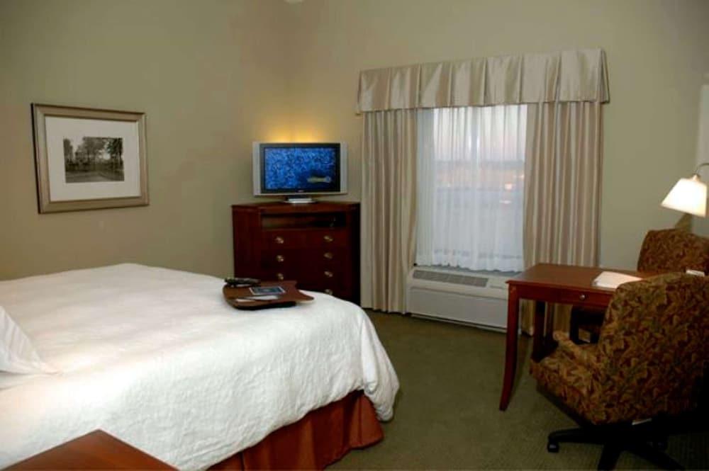 Hampton Inn Calera Exterior photo